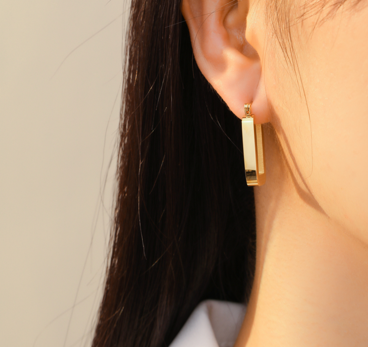 Darling Lure U-Shape 18K Gold Plated Earrings